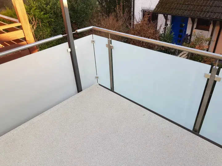 Edelstahlgeländer mit Glasfüllung